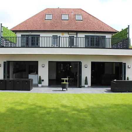 Modern Spacious House - Sleeps 16, Free Parking, Sun Terrace Нанитон Екстериор снимка
