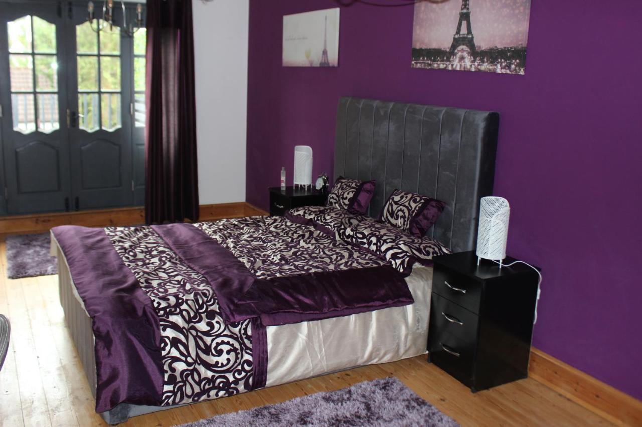 Modern Spacious House - Sleeps 16, Free Parking, Sun Terrace Нанитон Екстериор снимка
