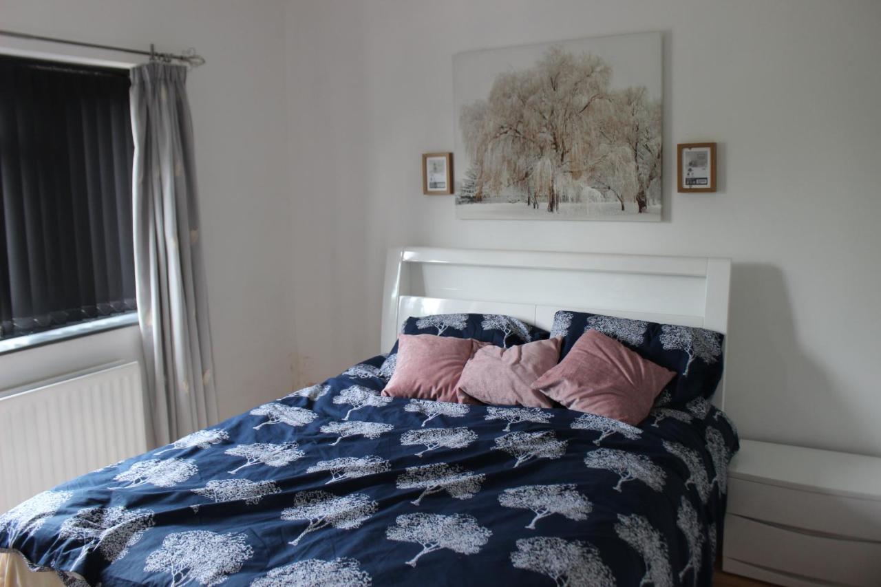 Modern Spacious House - Sleeps 16, Free Parking, Sun Terrace Нанитон Екстериор снимка